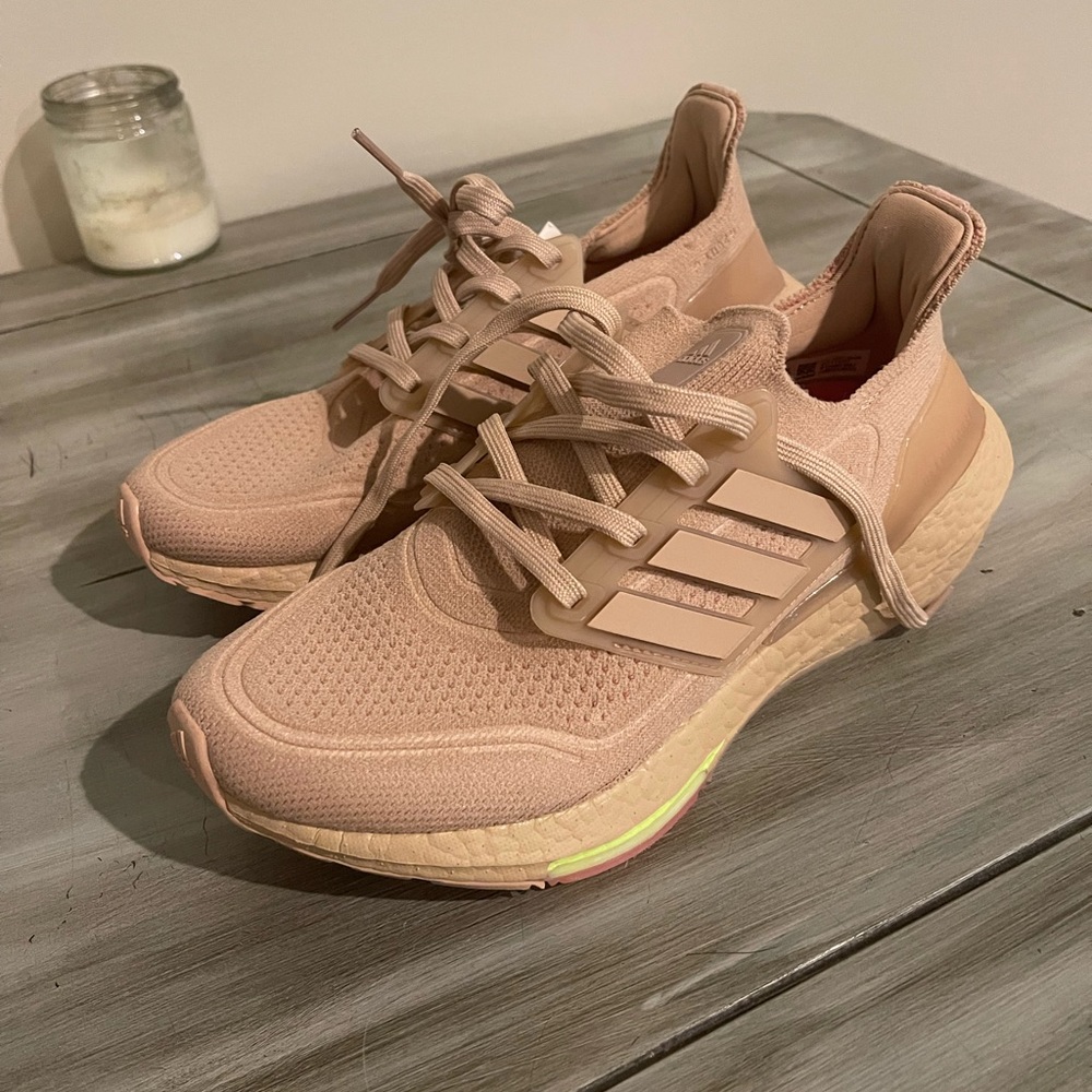Adidas UltraBoost 21’ size 6 brand new never worn